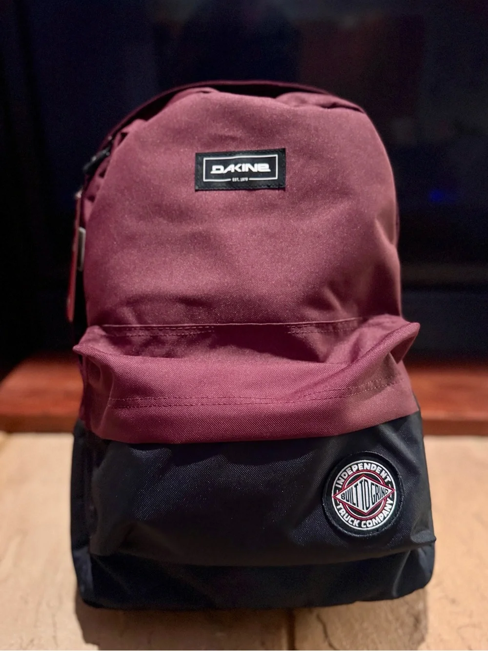 NWT Dakine Two-Tone 365 Backpack 21L in Maroon and Black